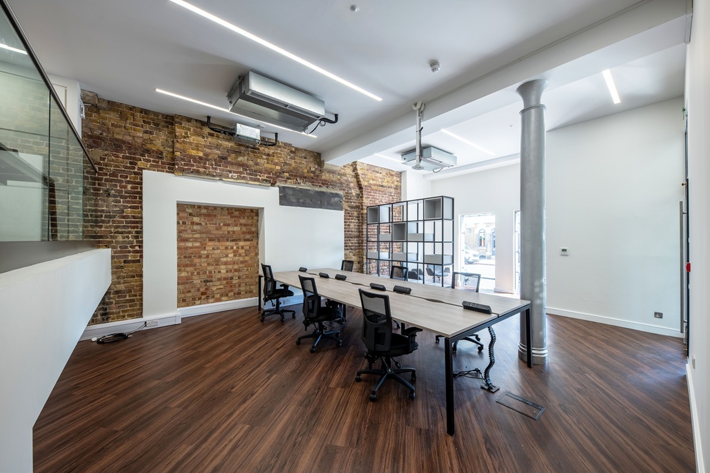 686f8a75d1cc793ce34392b6_50 southwark street 3259 office1.jpg